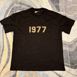 Fear Of God Essentials 1977 T Shirt Men’s Size Large